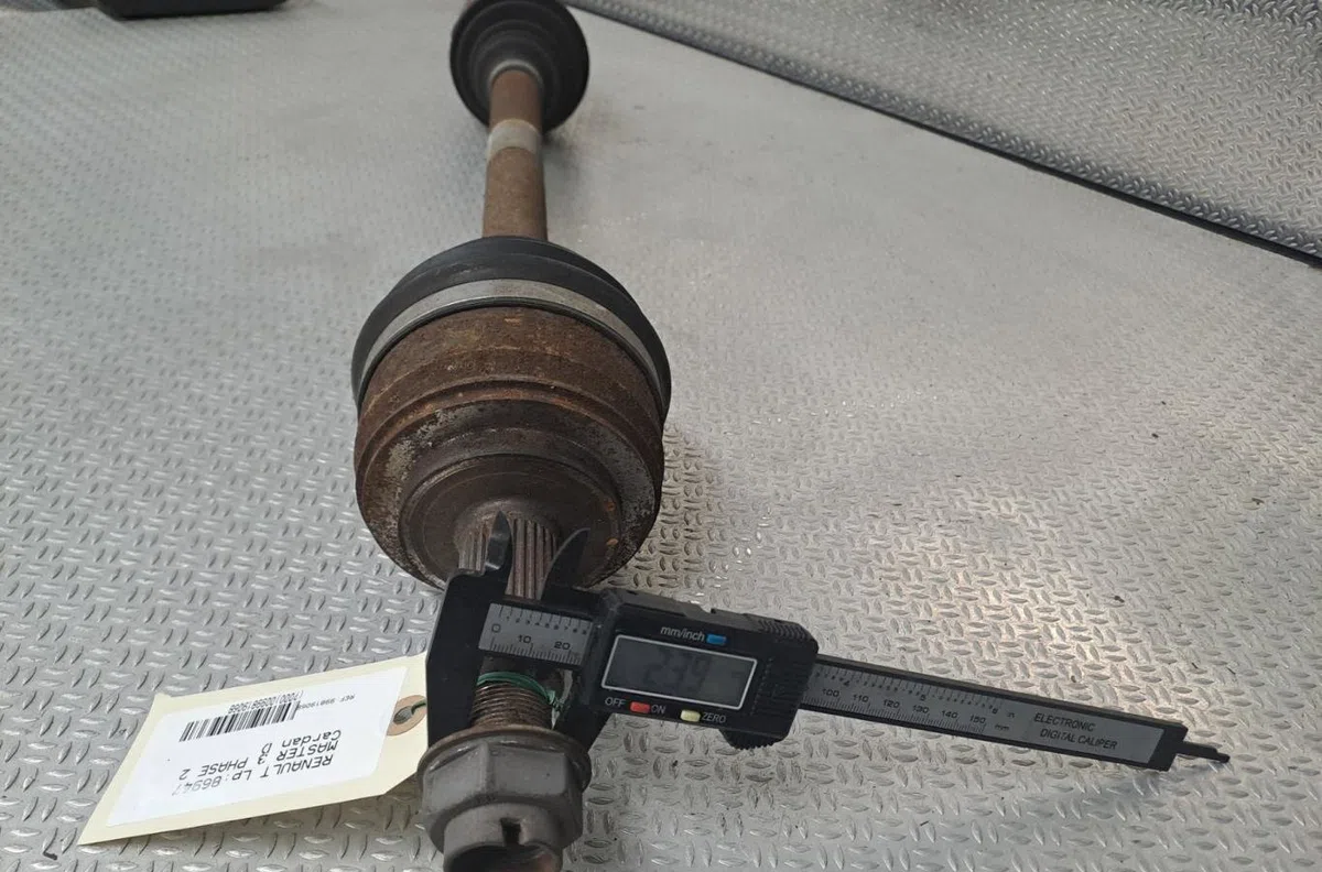 Transmission avant droite Renault MASTER III Camionnette (FV) 2.3 dci 165 rwd (fv0p, fv0u, fv10, fv12) (2014) occasion