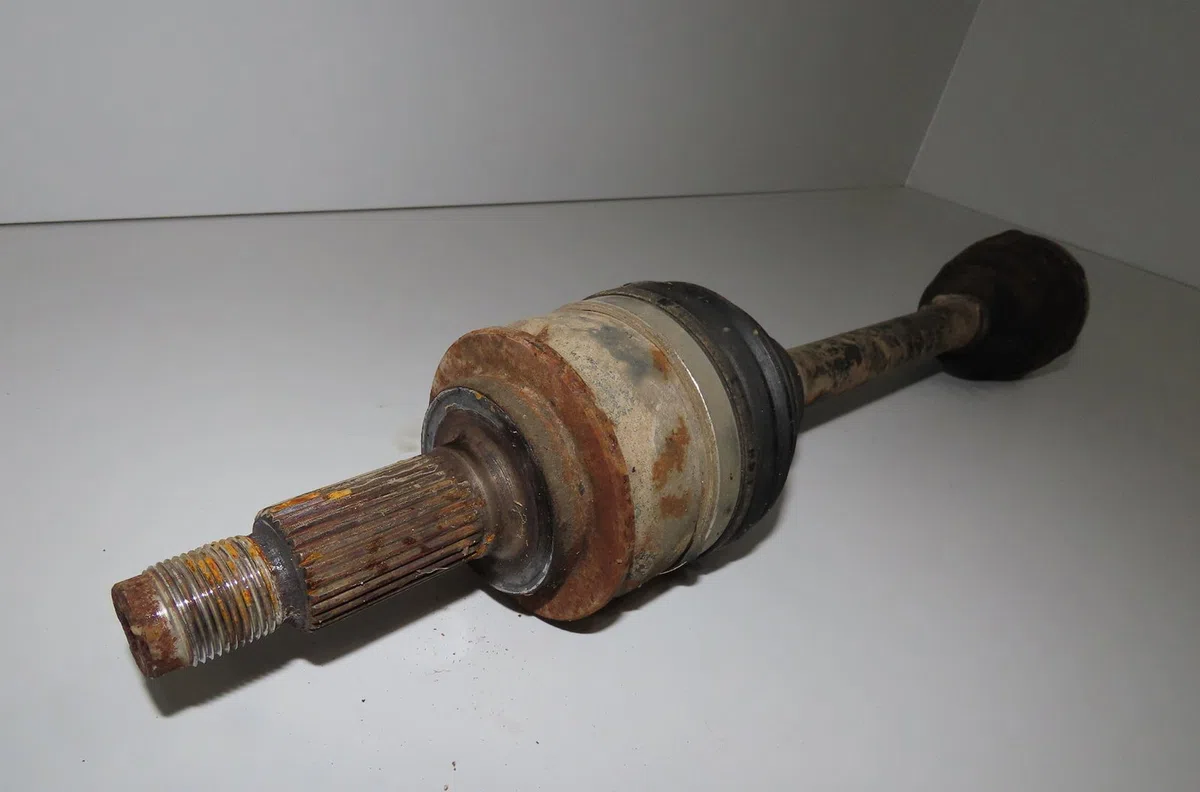 Transmission avant droite Suzuki GRAND VITARA II (JT, TE, TD) 1.9 ddis traction intégrale (jt419, td44, jb419wd,... (200