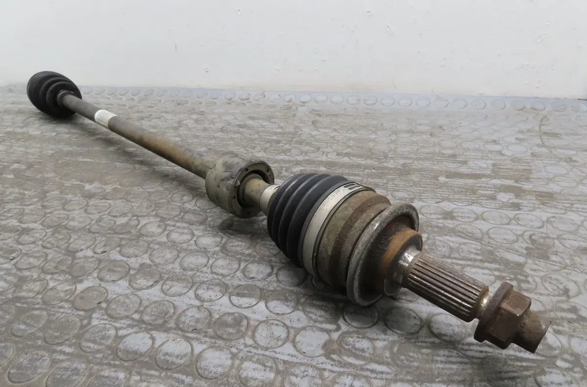 Transmission avant droite Suzuki SWIFT III (MZ, EZ) 1.3 (rs 413) (2005) occasion