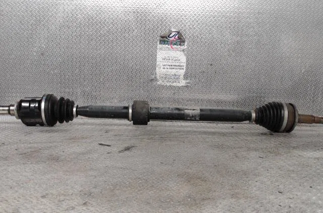Transmission avant droite Toyota AURIS (_E15_) 1.4 d-4d (nde150_) (2007-2012) 3 portes occasion