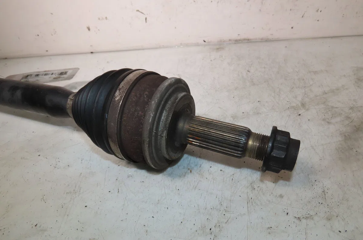 Transmission avant droite Toyota AURIS (_E15_) 1.4 (zze150_) (2007-2012) occasion