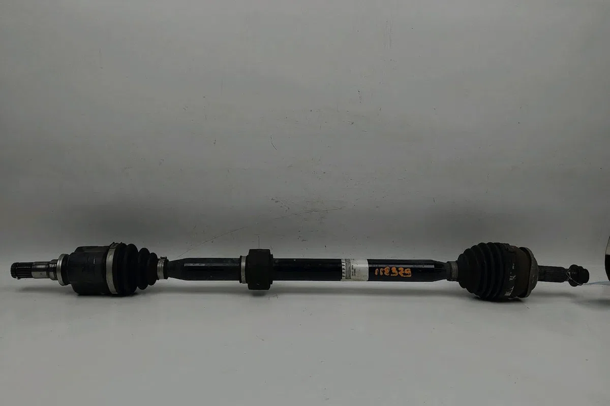 Transmission avant droite Toyota AURIS (_E18_) 1.2 (nre185_) (2015-2018) occasion