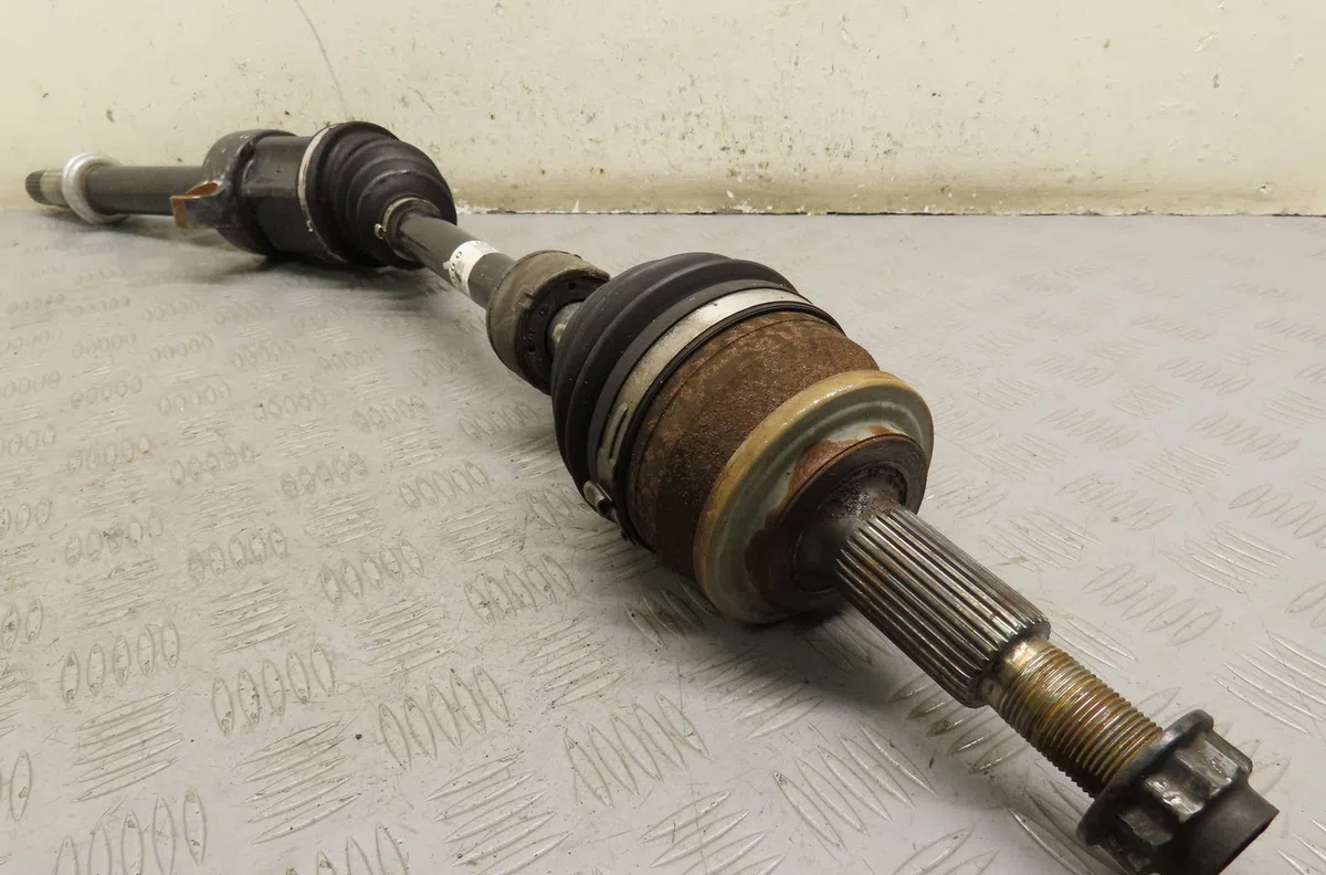 Transmission avant droite Toyota AVENSIS Break (_T27_) 1.6 d4-d (wwt270_) (2015-2018) occasion
