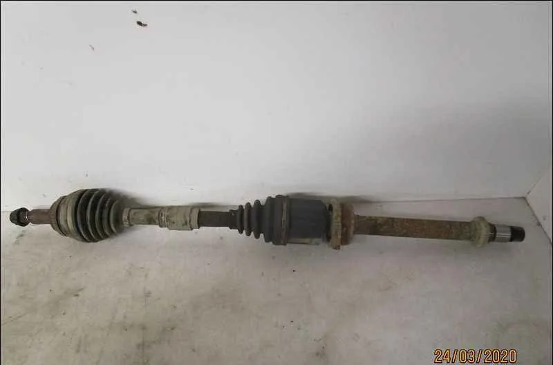 Transmission avant droite TOYOTA AVENSIS VERSO occasion