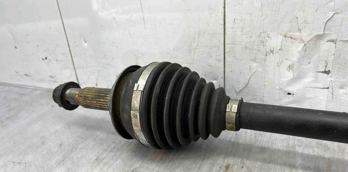 Transmission avant droite TOYOTA VERSO-S PHASE 1 occasion
