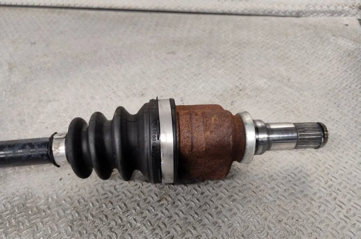 Transmission avant droite TOYOTA YARIS 3  YARIS 3 PHASE 1 occasion