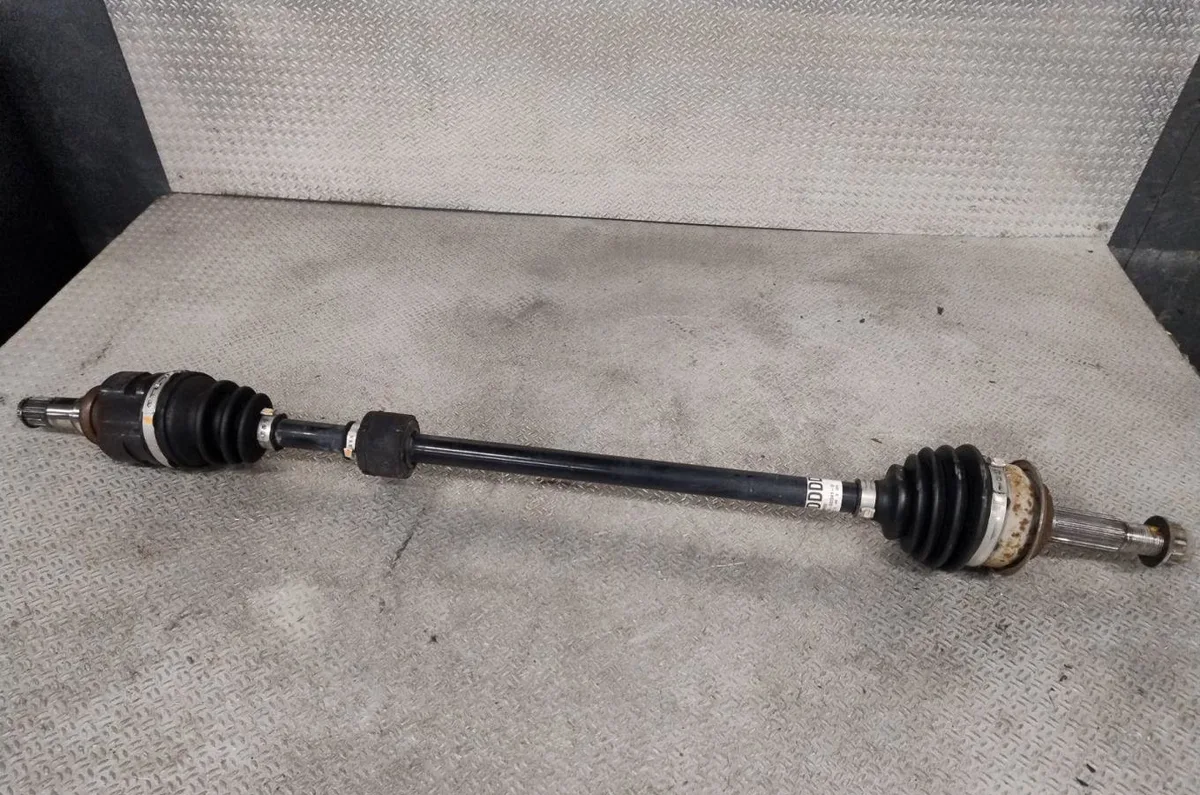 Transmission avant droite TOYOTA YARIS 3  YARIS 3 PHASE 2 occasion