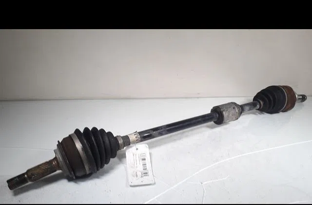 Transmission avant droite Toyota YARIS (_P13_) 1.5 hybrid (nhp130_) (2012) occasion