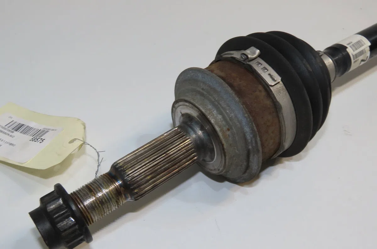 Transmission avant droite Toyota YARIS (_P13_) 1.5 hybrid (nhp130_) (2012) occasion