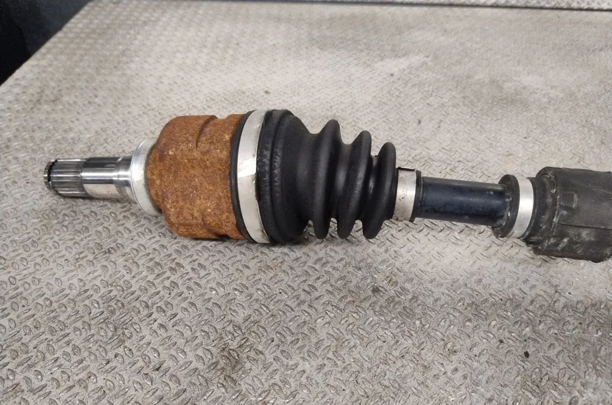 Transmission avant droite Toyota YARIS (_P9_) 1.33 vvt-i (nsp90_) (2008-2011) occasion