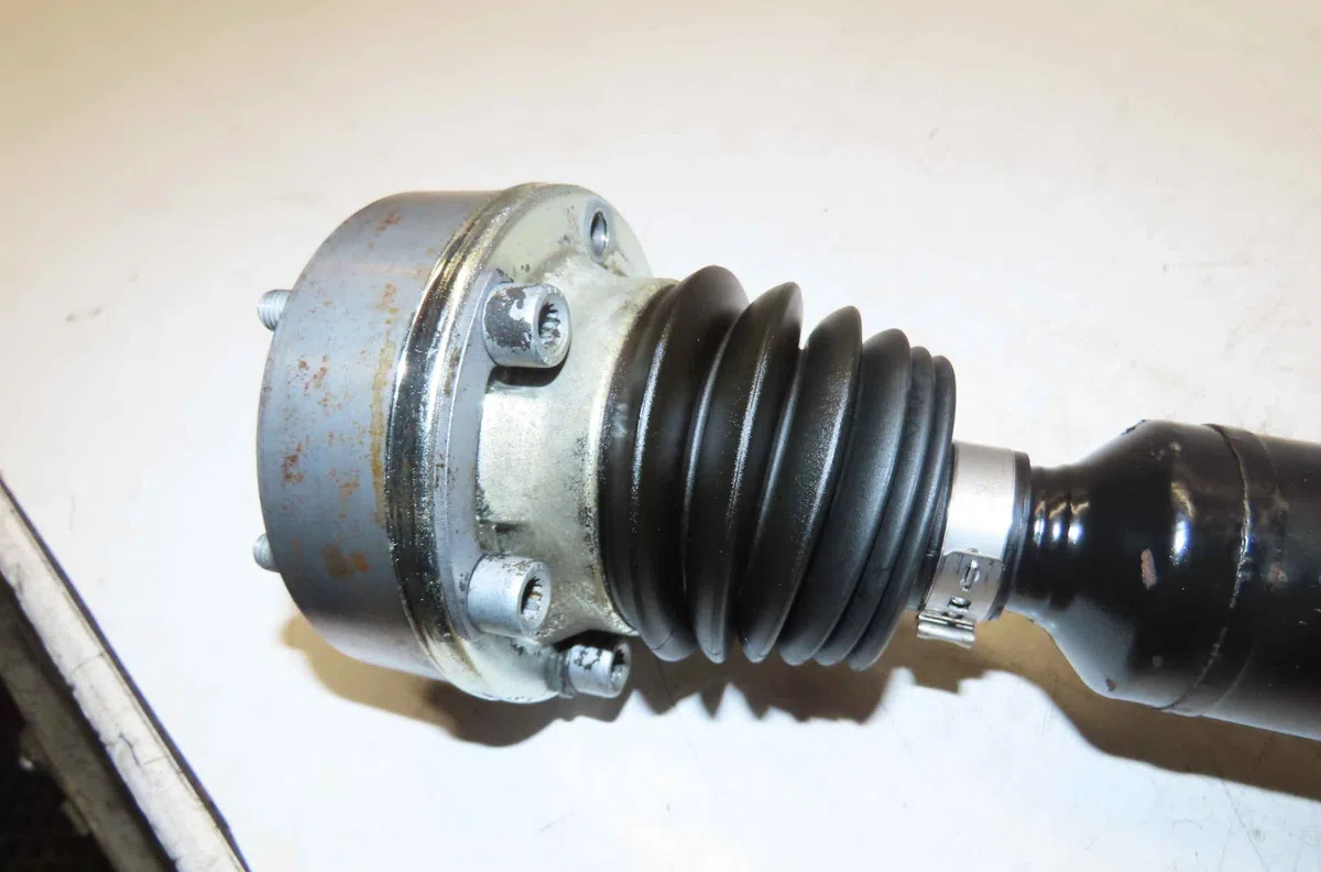 Transmission avant droite VOLKSWAGEN GOLF VI occasion