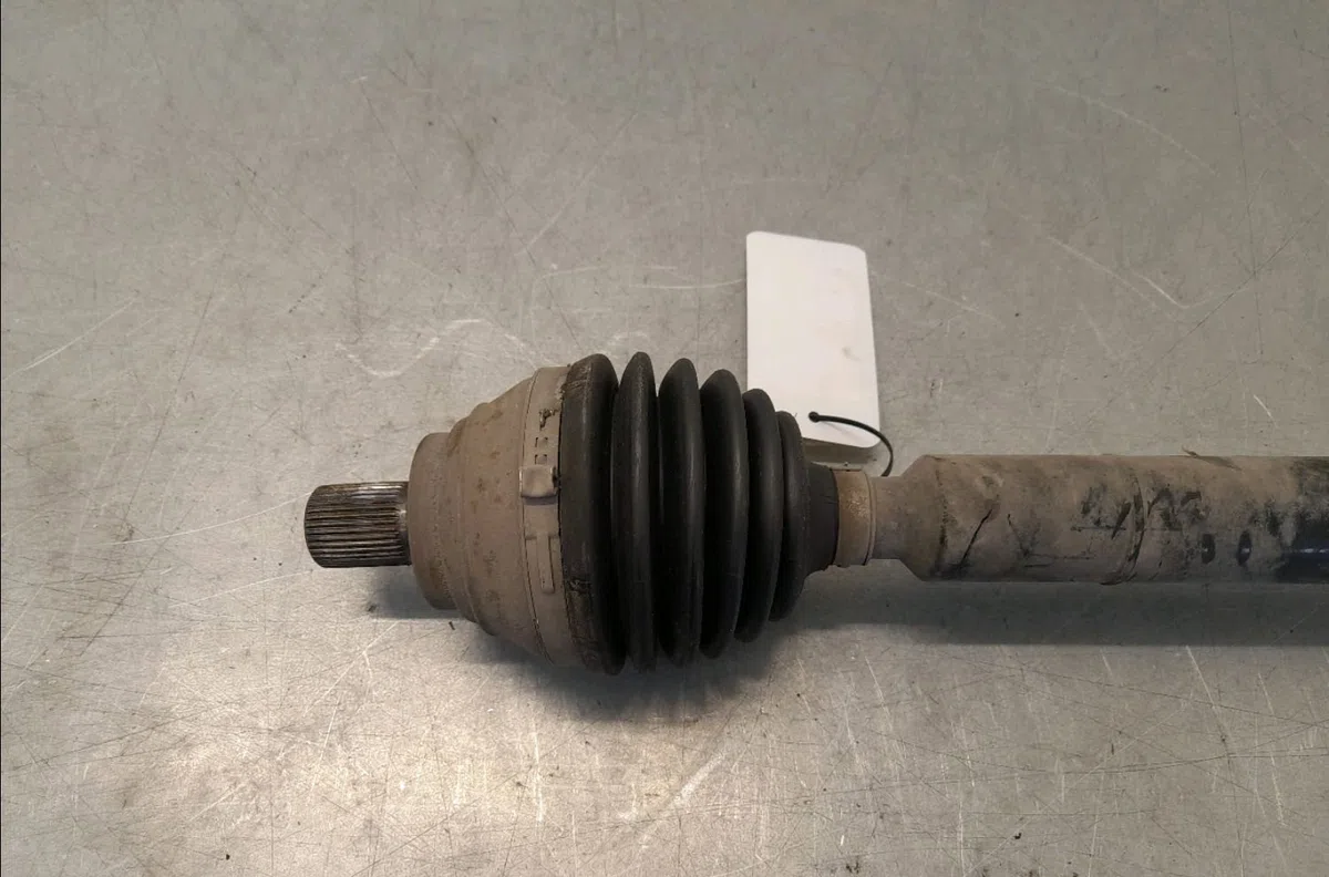 Transmission avant droite Volkswagen GOLF VII (5G1, BQ1, BE1, BE2) 1.6 tdi (2012-2017) occasion