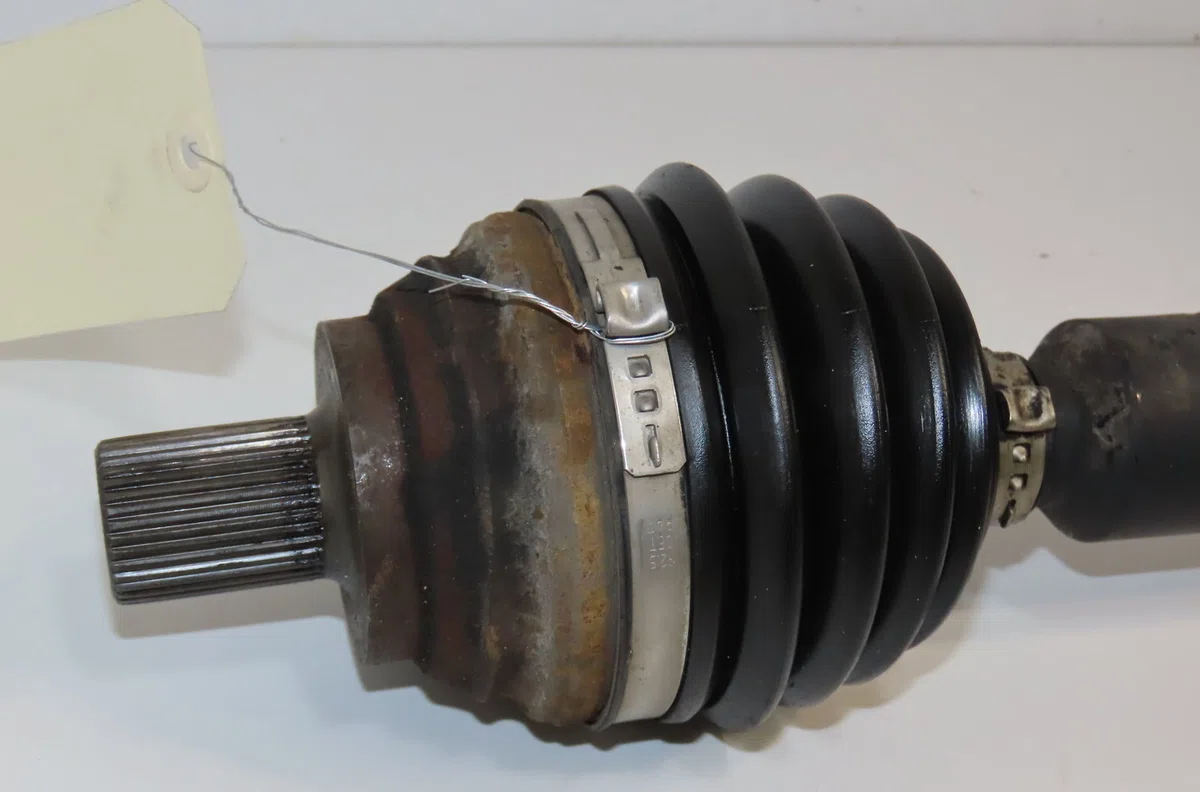 Transmission avant droite Volkswagen PASSAT B6 (3C2) 1.9 tdi (2005-2010) 4 portes occasion