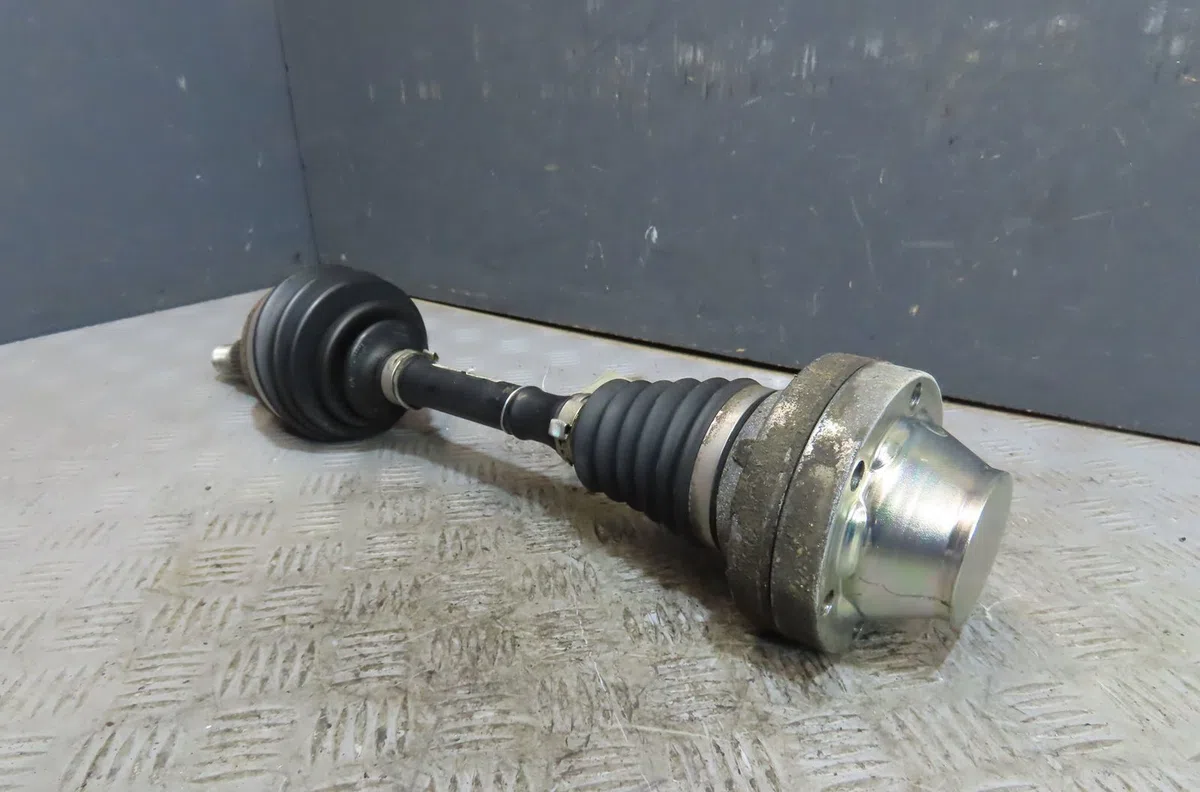 Transmission avant droite Volkswagen TOUAREG (7LA, 7L6, 7L7) 3.0 v6 tdi (2004-2010) occasion