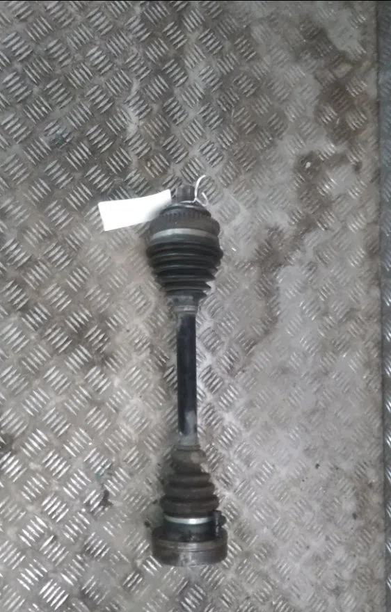 Transmission avant droite Volkswagen TRANSPORTER IV Camionnette (70A, 70H, 7DA, 7DH) 2.5 tdi (1995-2003) occasion