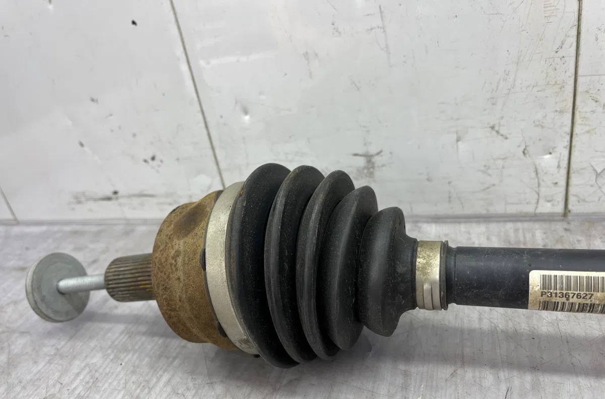 Transmission avant droite VOLVO V 40 2 PHASE 1 BREAK occasion