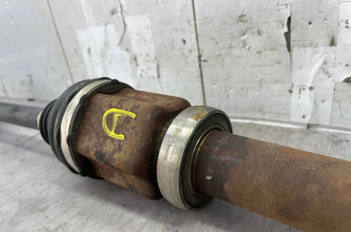 Transmission avant droite VOLVO V 40 2 PHASE 1 BREAK occasion