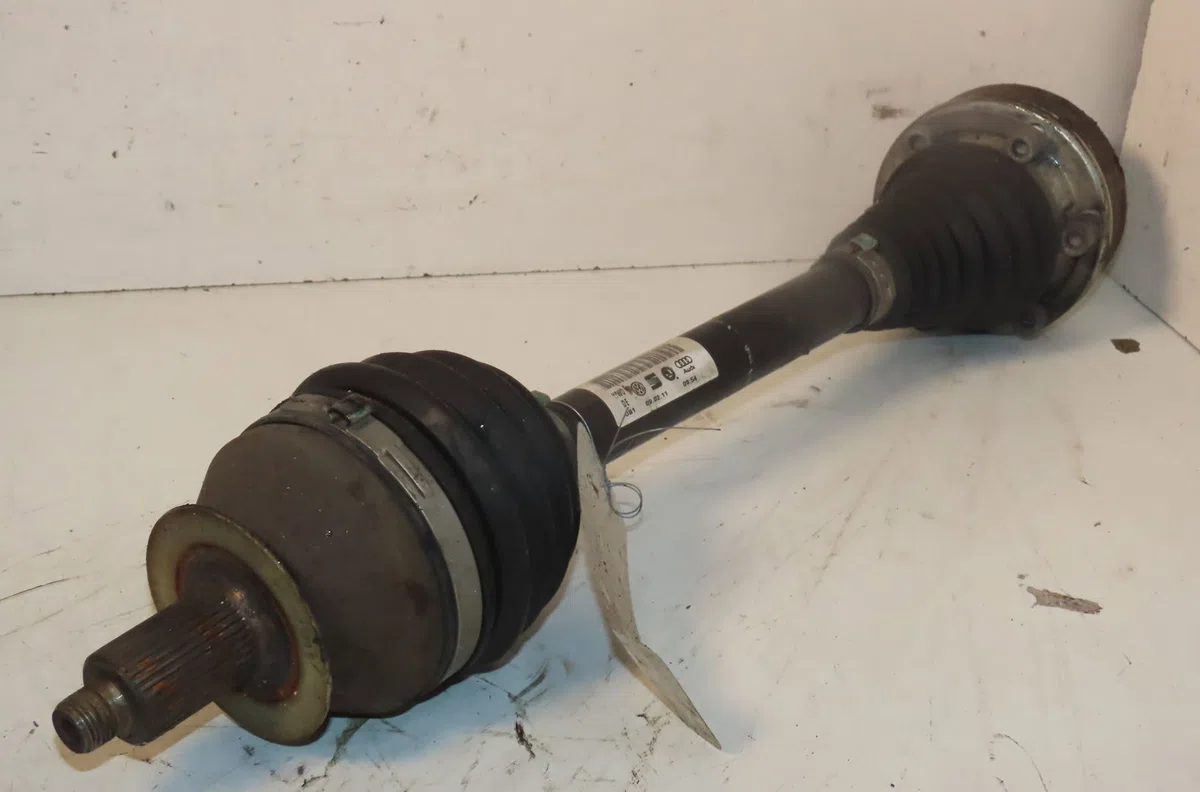 Transmission avant gauche Audi A1 (8X1, 8XK) 1.6 tdi (2011-2015) 3 portes occasion