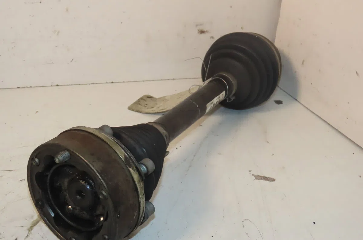 Transmission avant gauche Audi A1 (8X1, 8XK) 1.6 tdi (2011-2015) 3 portes occasion