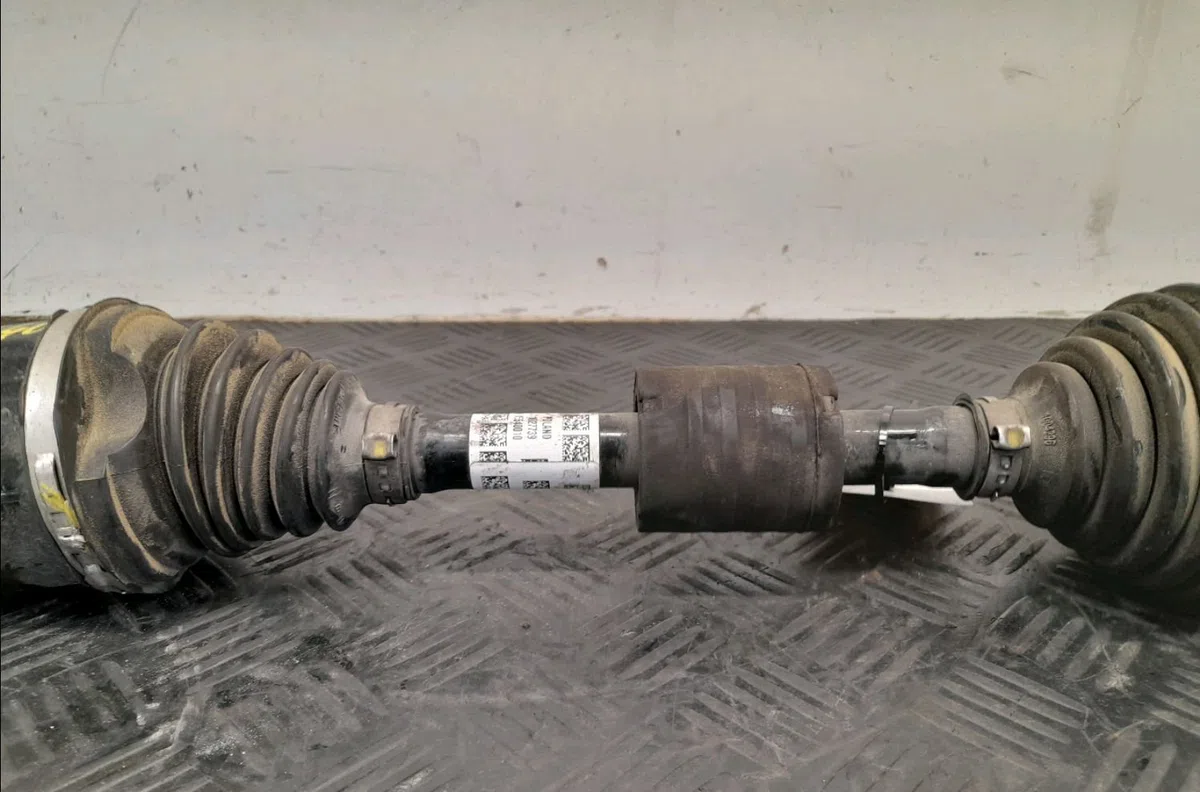 Transmission avant gauche Bmw X1 (E84) Sdrive 16 d (2012-2015) occasion