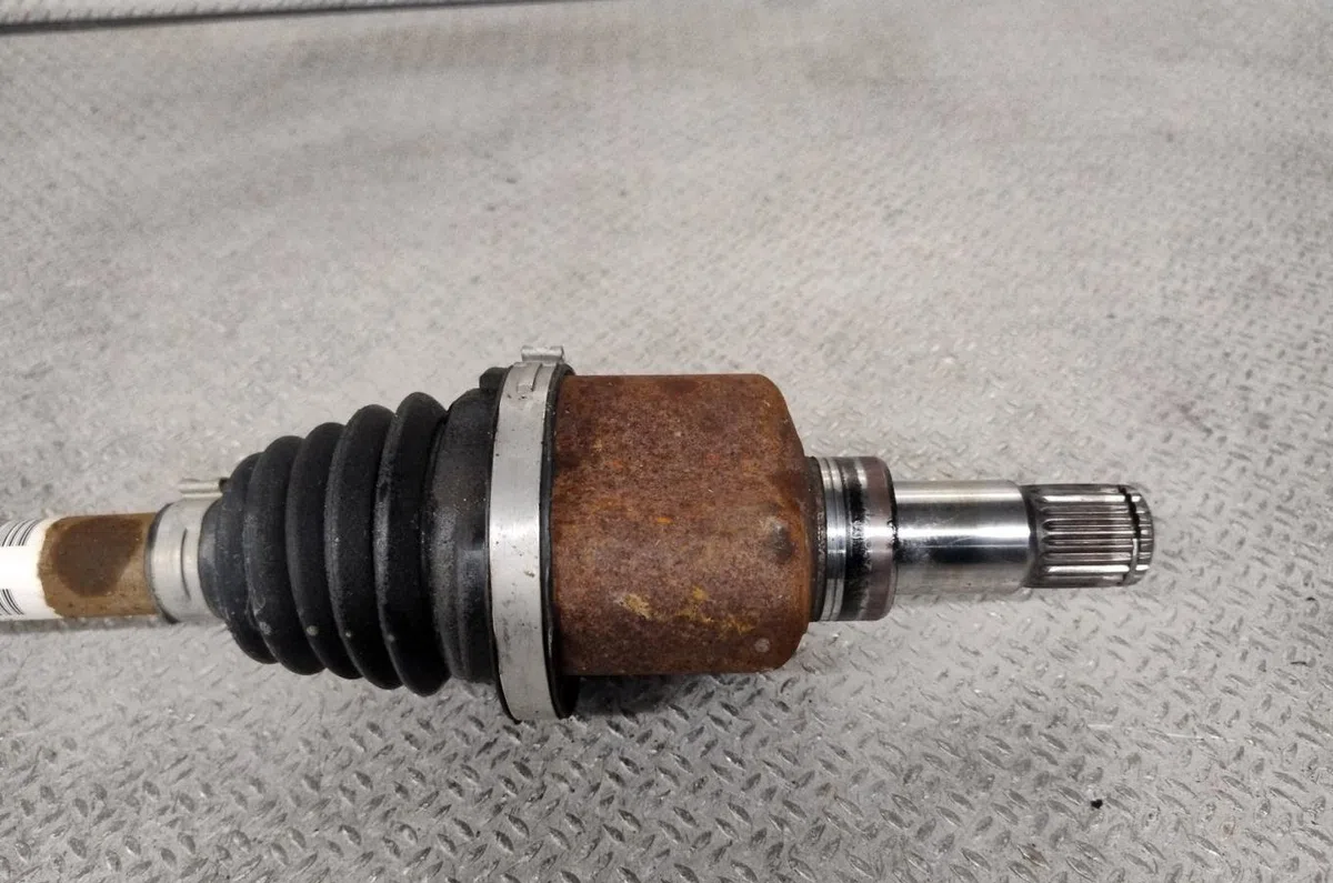 Transmission avant gauche FORD FIESTA 6  FIESTA 6 PHASE 2 occasion