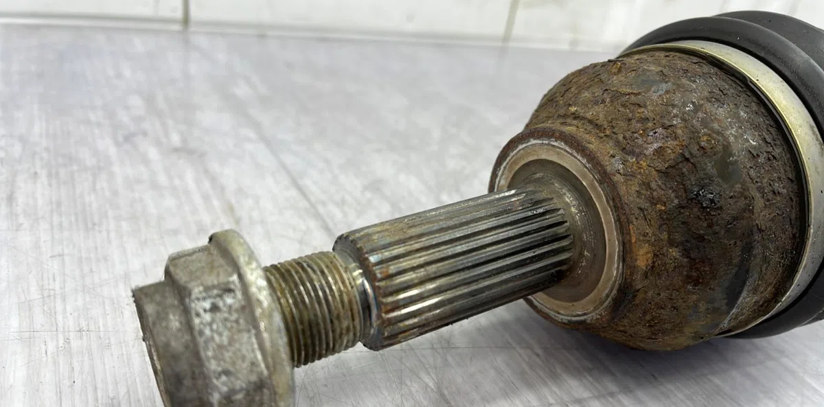 Transmission avant gauche MAZDA 2 2 PHASE 1 occasion