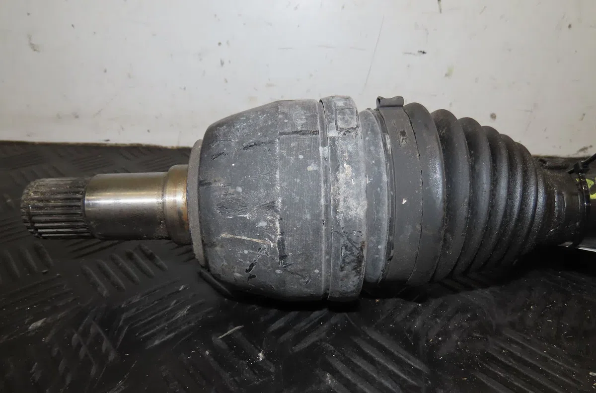 Transmission avant gauche Mercedes-benz CLASSE GLA (X156) Gla 180 (156.942) (2015) occasion