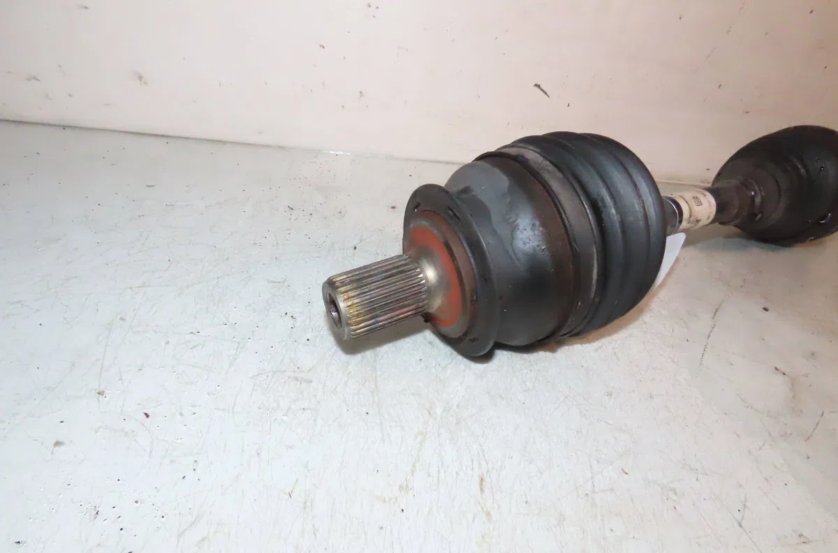 Transmission avant gauche Mercedes-benz CLASSE GLA (X156) Gla 200 cdi 4-matic (156.902) (2013) occasion