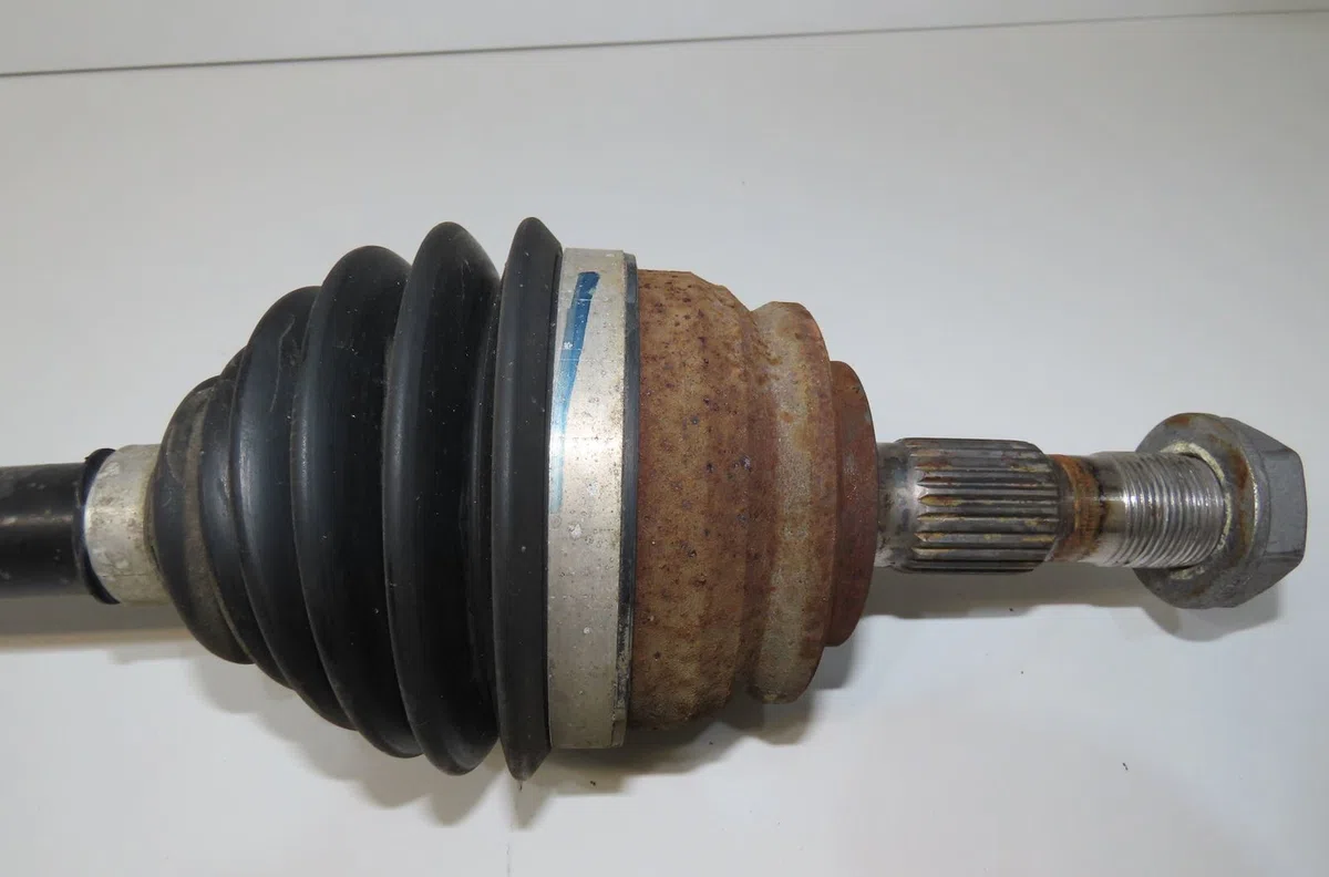 Transmission avant gauche Opel CORSA F 1.2 (68) (2019) occasion