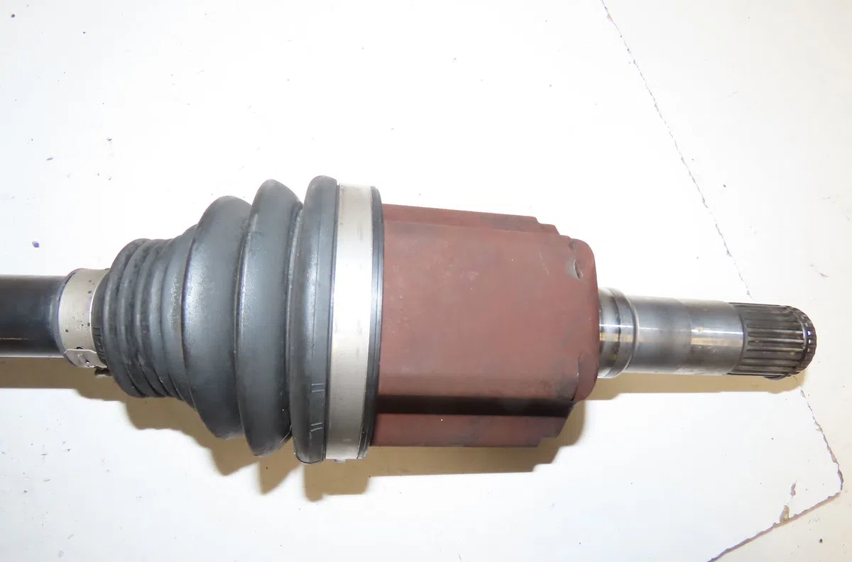 Transmission avant gauche Opel ZAFIRA TOURER C (P12) 2.0 cdti (75) (2011) occasion