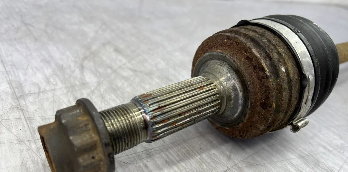 Transmission avant gauche PEUGEOT 107 PHASE 2 occasion
