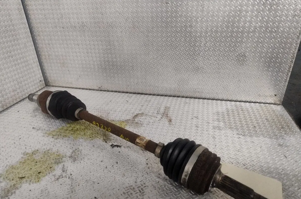 Transmission avant gauche Peugeot 107 (PM_, PN_) 1.0 (2005-2014) 3 portes occasion