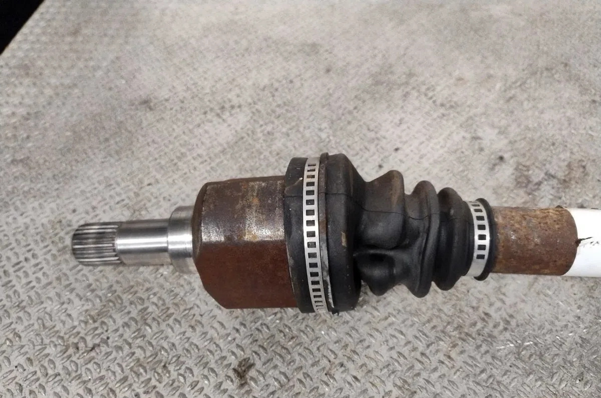 Transmission avant gauche PEUGEOT 208 1  208 1 PHASE 1 occasion