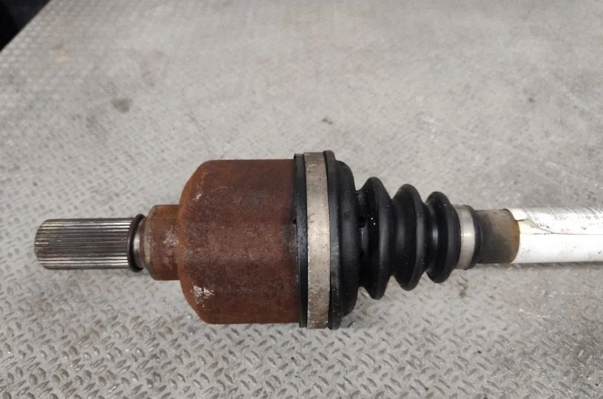 Transmission avant gauche PEUGEOT 308 1  308 1 PHASE 1 CABRIOLET occasion