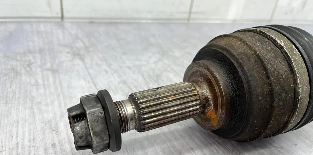 Transmission avant gauche RENAULT CLIO 3 PHASE 1 occasion