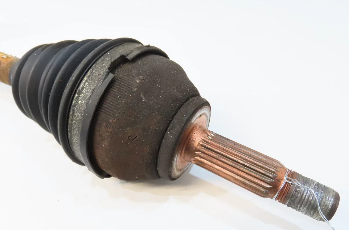 Transmission avant gauche Renault CLIO I (B-C57_, 5-357_) 1.2 (b-c-s57a, b-c57s, 5-357f, 5-357j, 5-357l, 5-357r) (1990-1