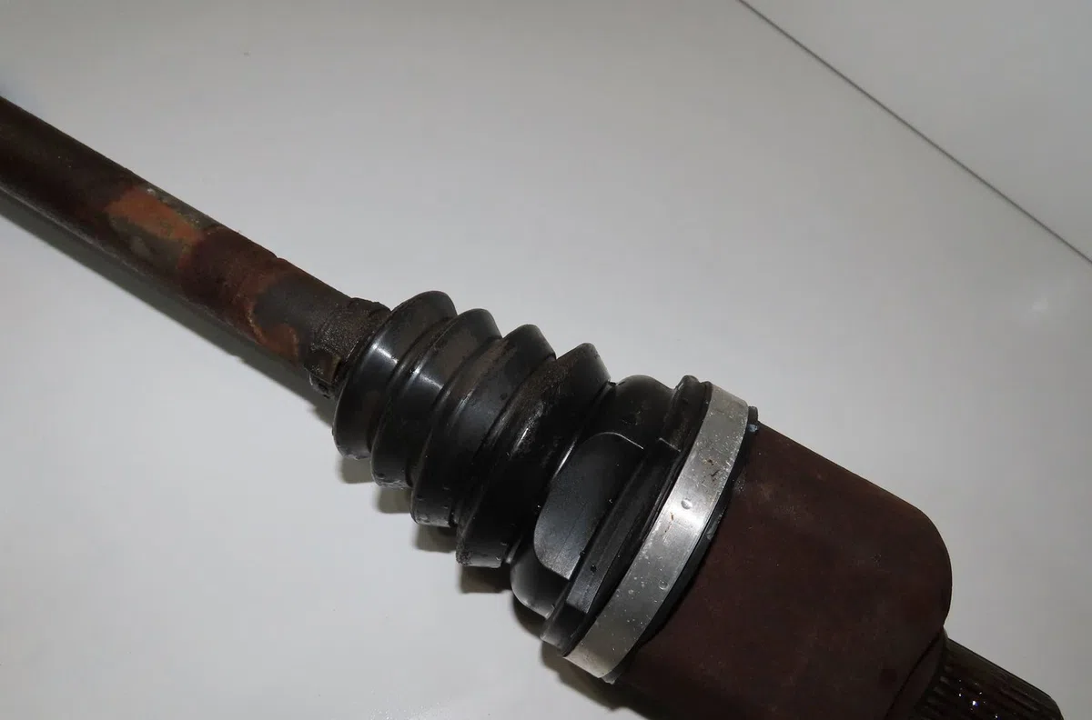 Transmission avant gauche Renault CLIO II (BB_, CB_) 1.4 16v (b-cb0p, bb13) (2000-2008) 5 portes occasion