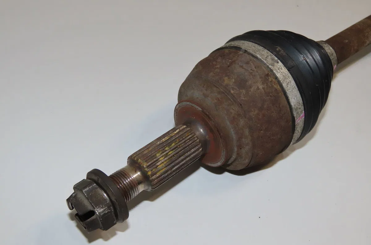 Transmission avant gauche Renault CLIO III (BR0-1, CR0-1) 1.5 dci (br0h, cr0h, cr1s, br1s) (2005-2014) 3 portes occasion