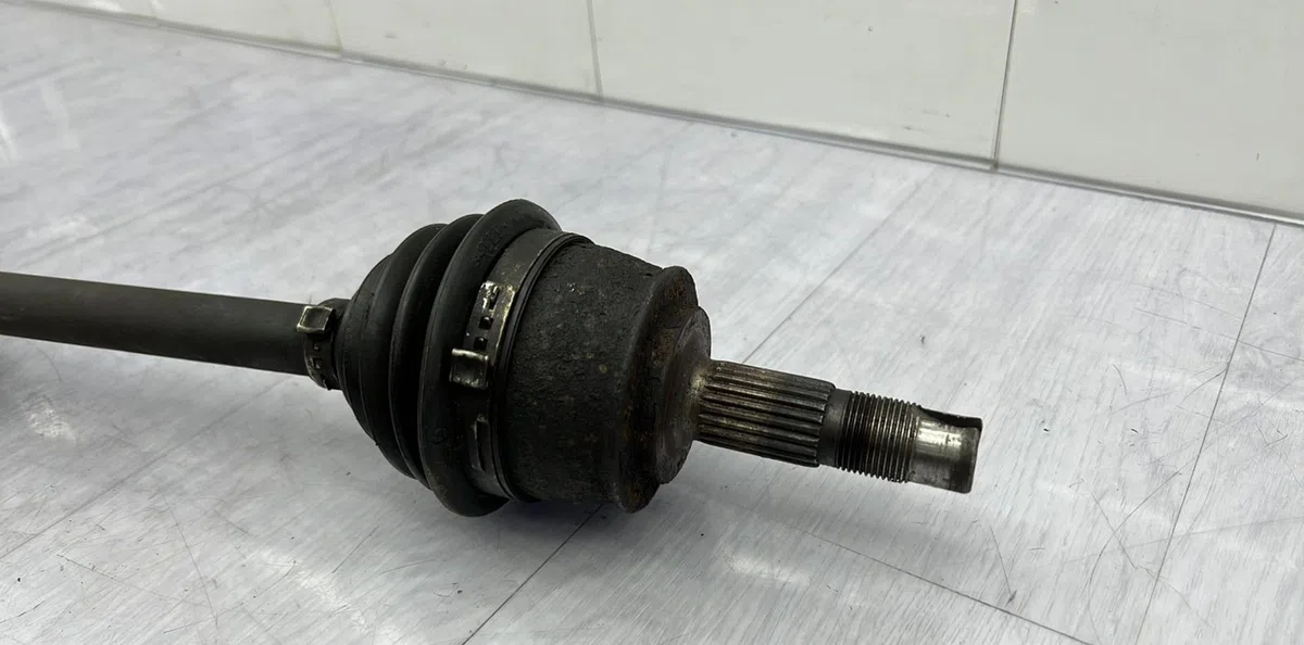 Transmission avant gauche RENAULT LAGUNA 1 PHASE 1 BREAK occasion