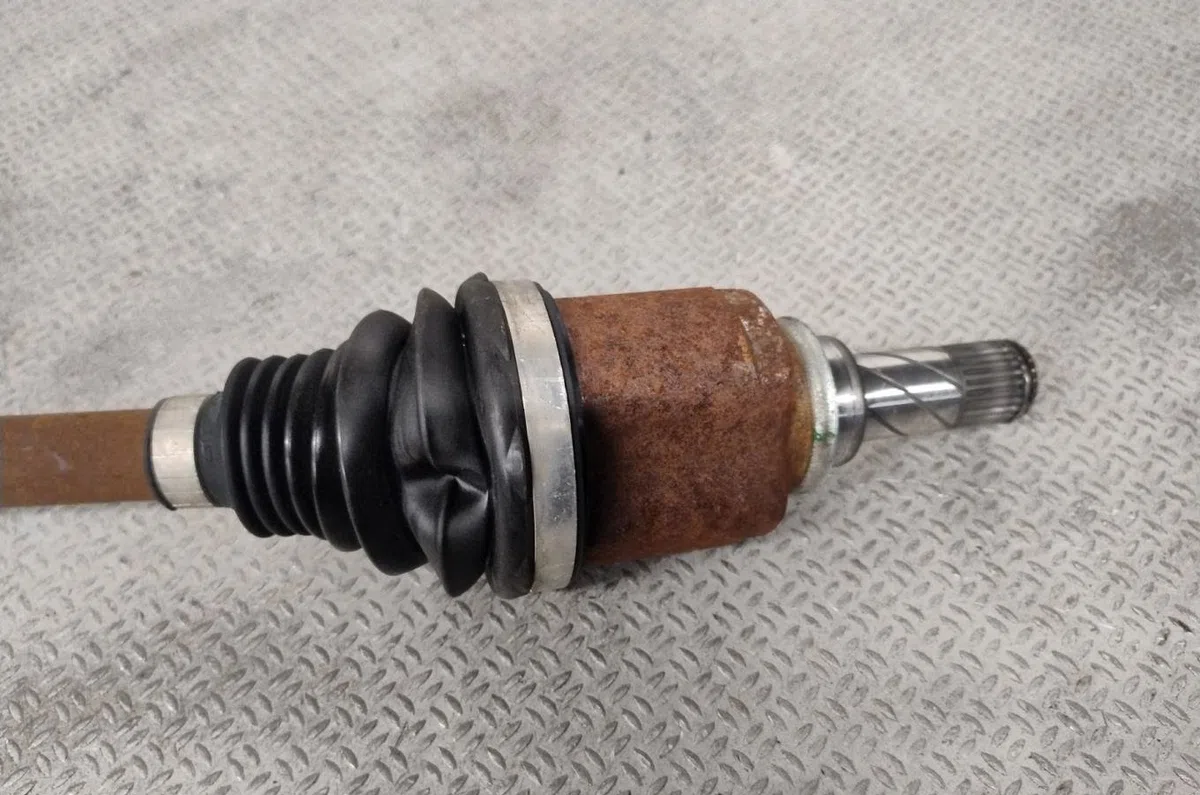 Transmission avant gauche Renault MEGANE III 3-5 portes (BZ0-1_, B3_) 1.5 dci (bz09, bz0d, bz1w, bz29, bz14) (2009) 5 po