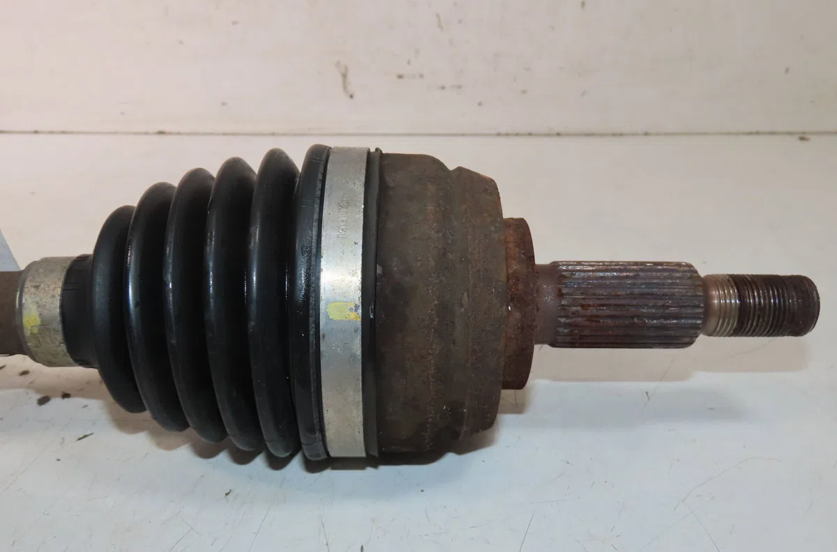 Transmission avant gauche Renault MEGANE III 3-5 portes (BZ0-1_, B3_) 1.9 dci (bz0n, bz0j) (2008) occasion