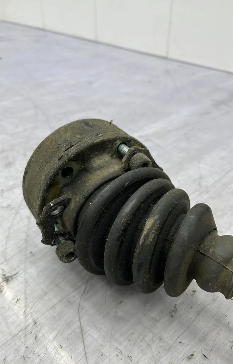 Transmission avant gauche SKODA OCTAVIA 1 PHASE 1 occasion