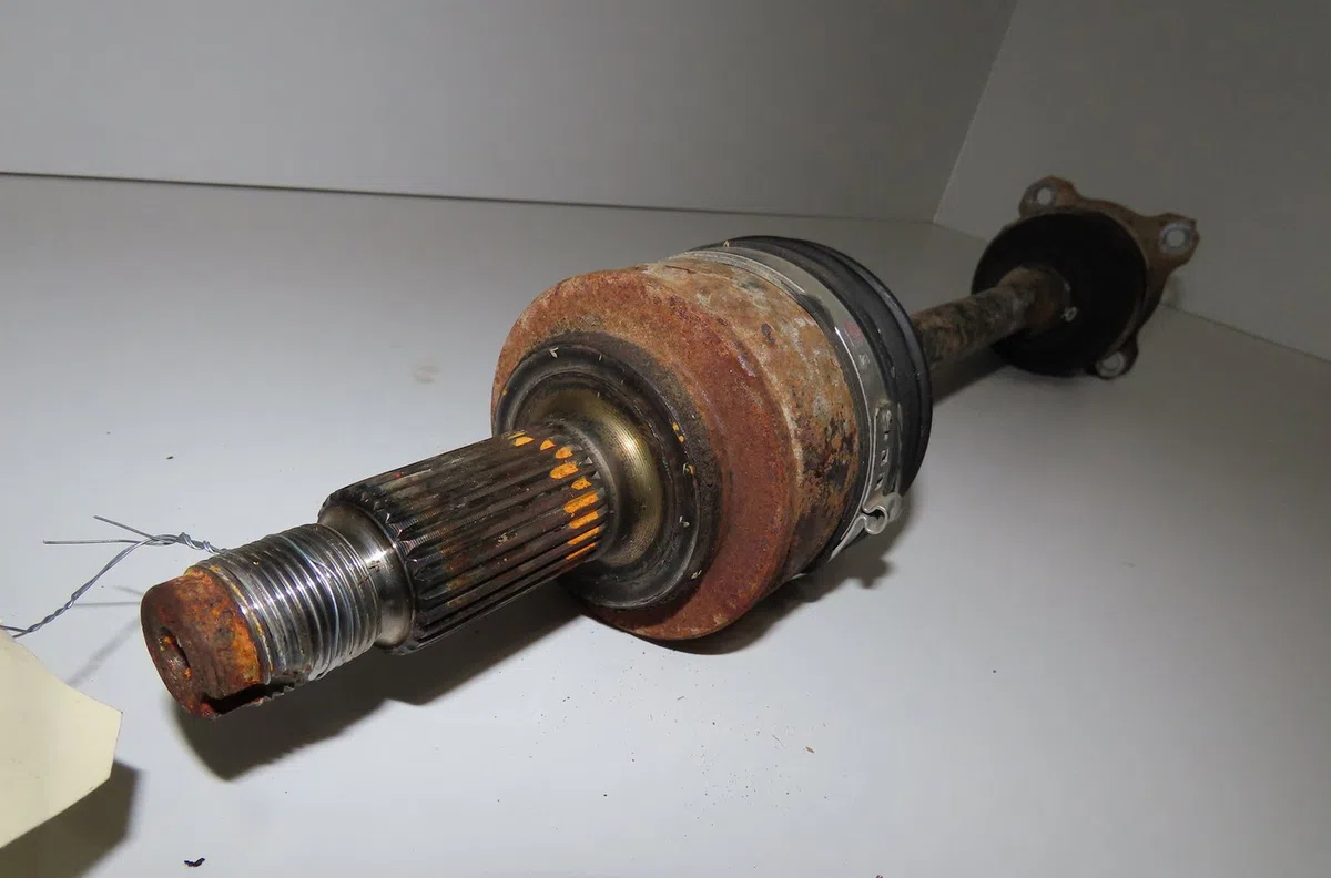Transmission avant gauche Suzuki GRAND VITARA II (JT, TE, TD) 1.9 ddis traction intégrale (jt419, td44, jb419wd,... (200