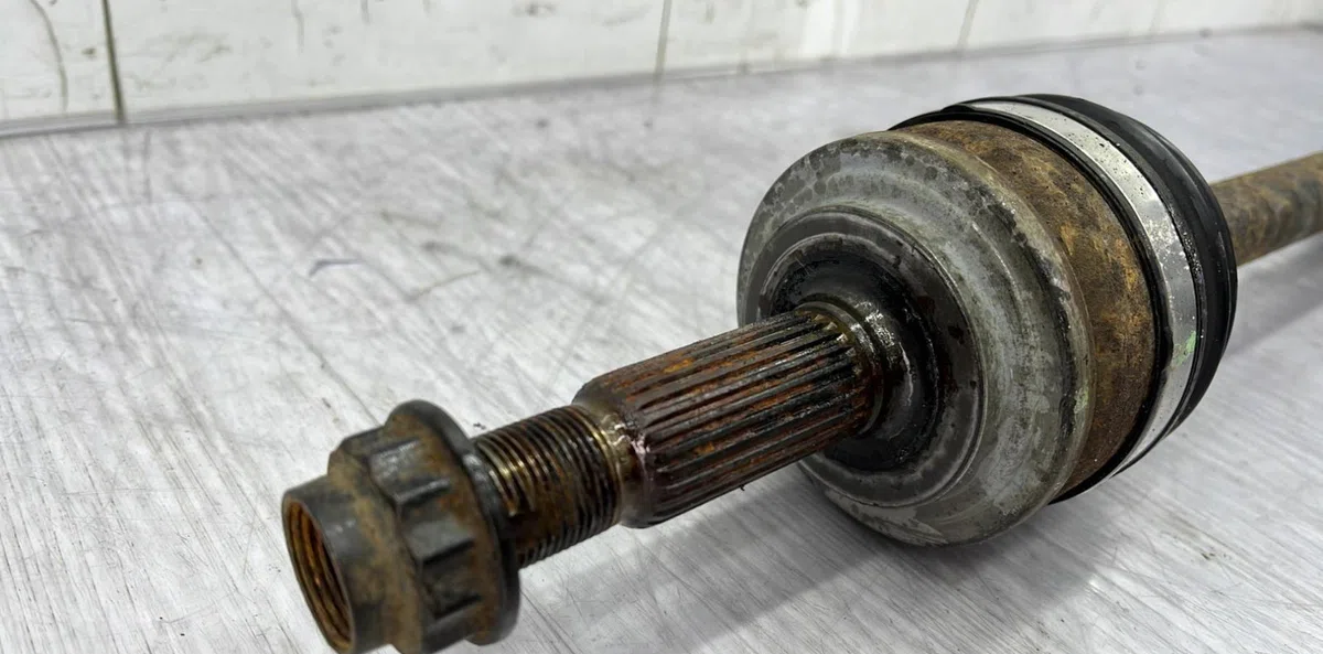 Transmission avant gauche TOYOTA AURIS 1 PHASE 2 occasion