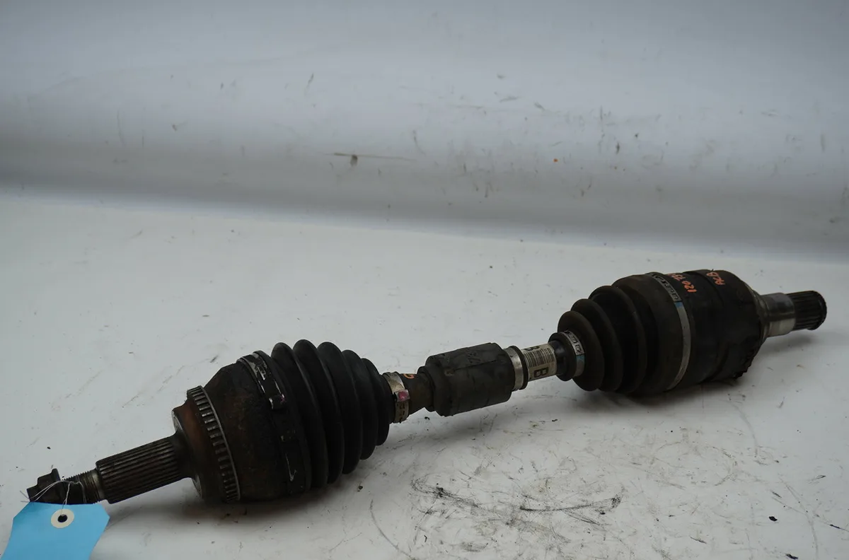 Transmission avant gauche Toyota COROLLA Verso (ZER_, ZZE12_, R1_) 2.2 d-4d (aur10_) (2005-2009) 5 portes occasion