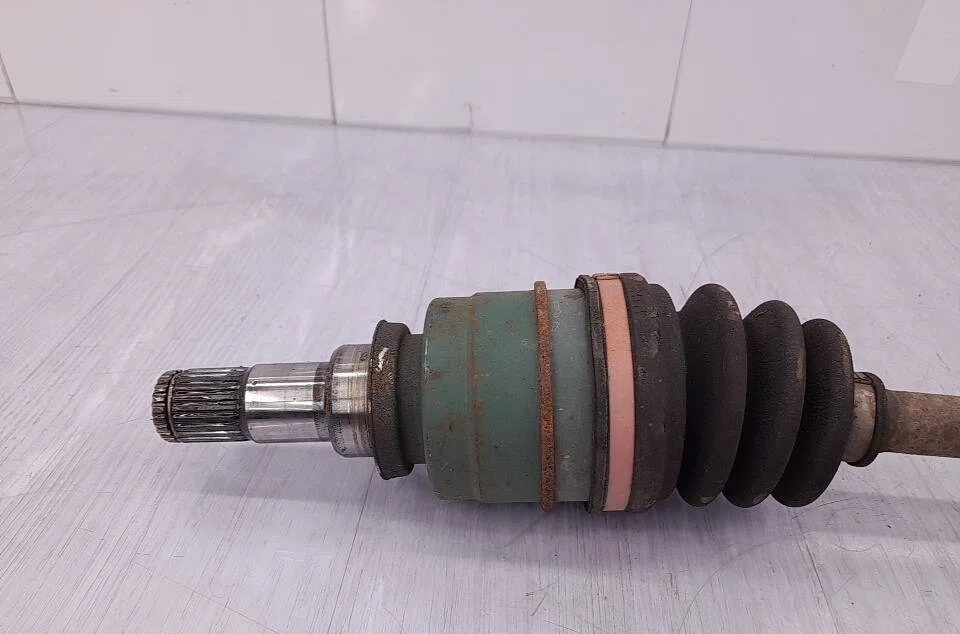 Transmission avant gauche TOYOTA YARIS 1 PHASE 1 occasion
