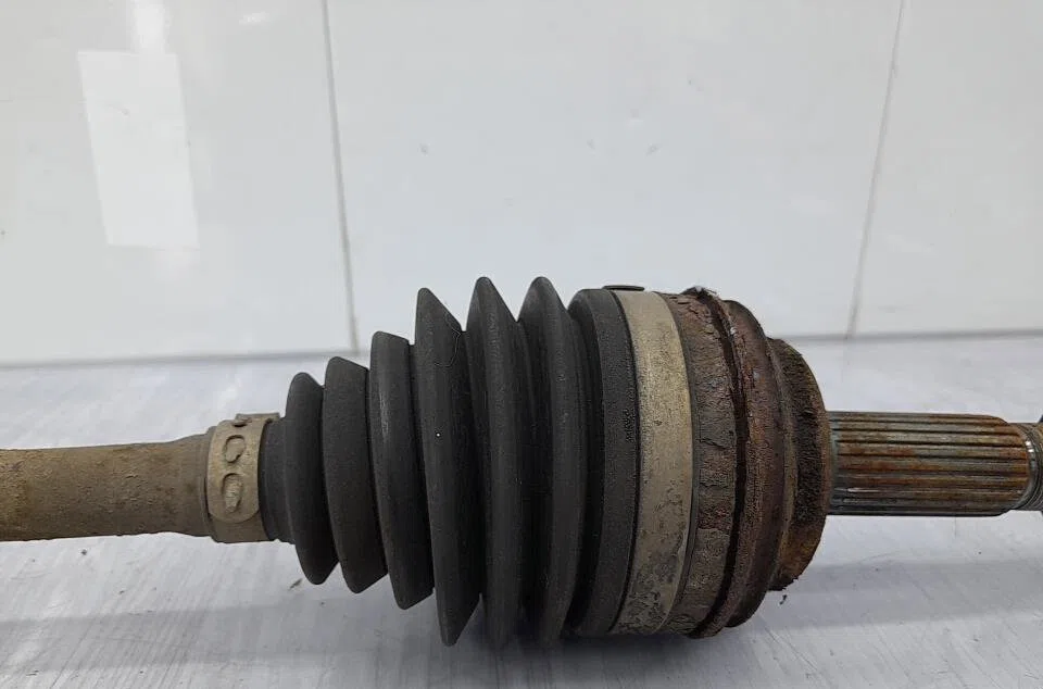 Transmission avant gauche TOYOTA YARIS 1 PHASE 1 occasion