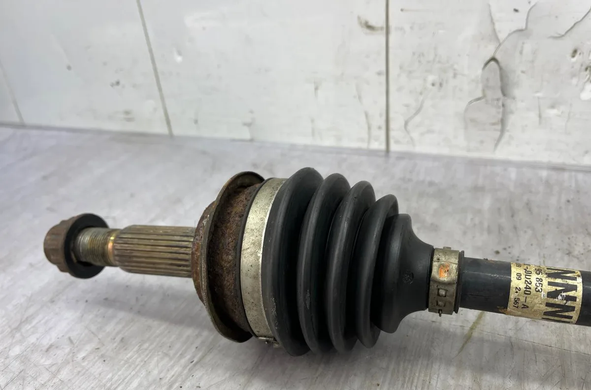 Transmission avant gauche TOYOTA YARIS 2 PHASE 2 occasion