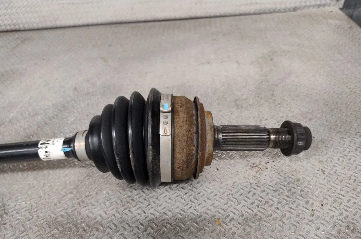 Transmission avant gauche TOYOTA YARIS 3  YARIS 3 PHASE 1 occasion
