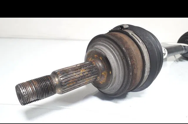 Transmission avant gauche Toyota YARIS (_P13_) 1.5 hybrid (nhp130_) (2012) occasion